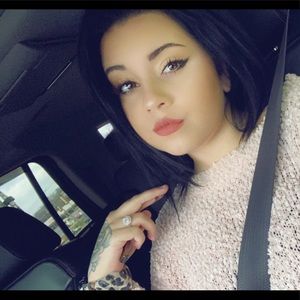 Meet your Posher, Raquel